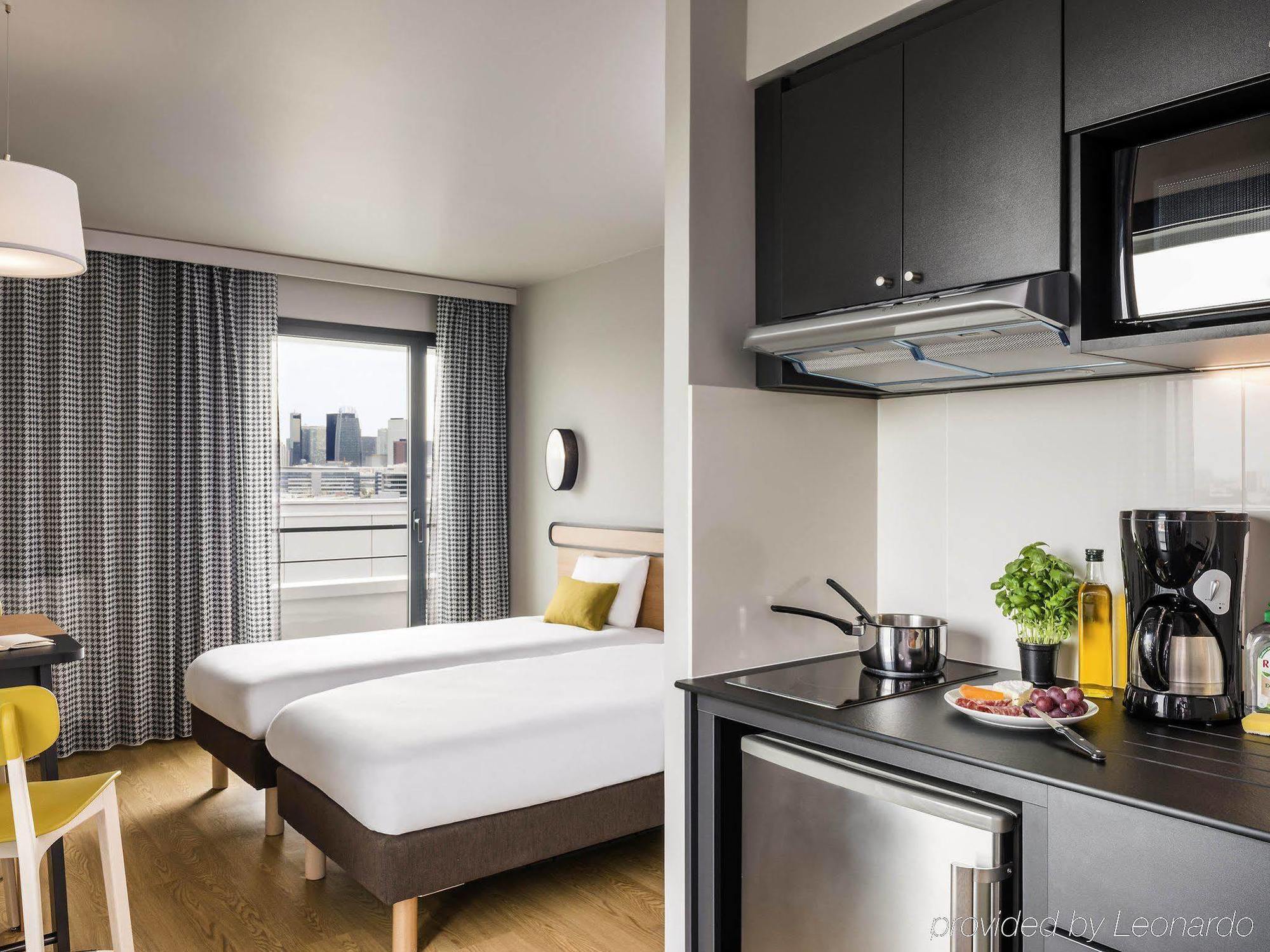 Aparthotel Adagio Access Colombes La Defense Экстерьер фото
